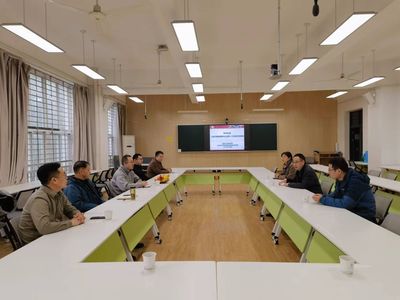 人民日報智慧媒體研究院與郵樂農品網到信息與計算機學院考察交流，共促計算機信息技術推廣